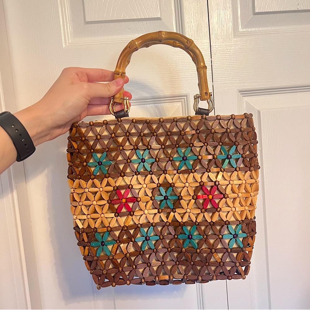 Wood Beaded Floral Purse 🌺